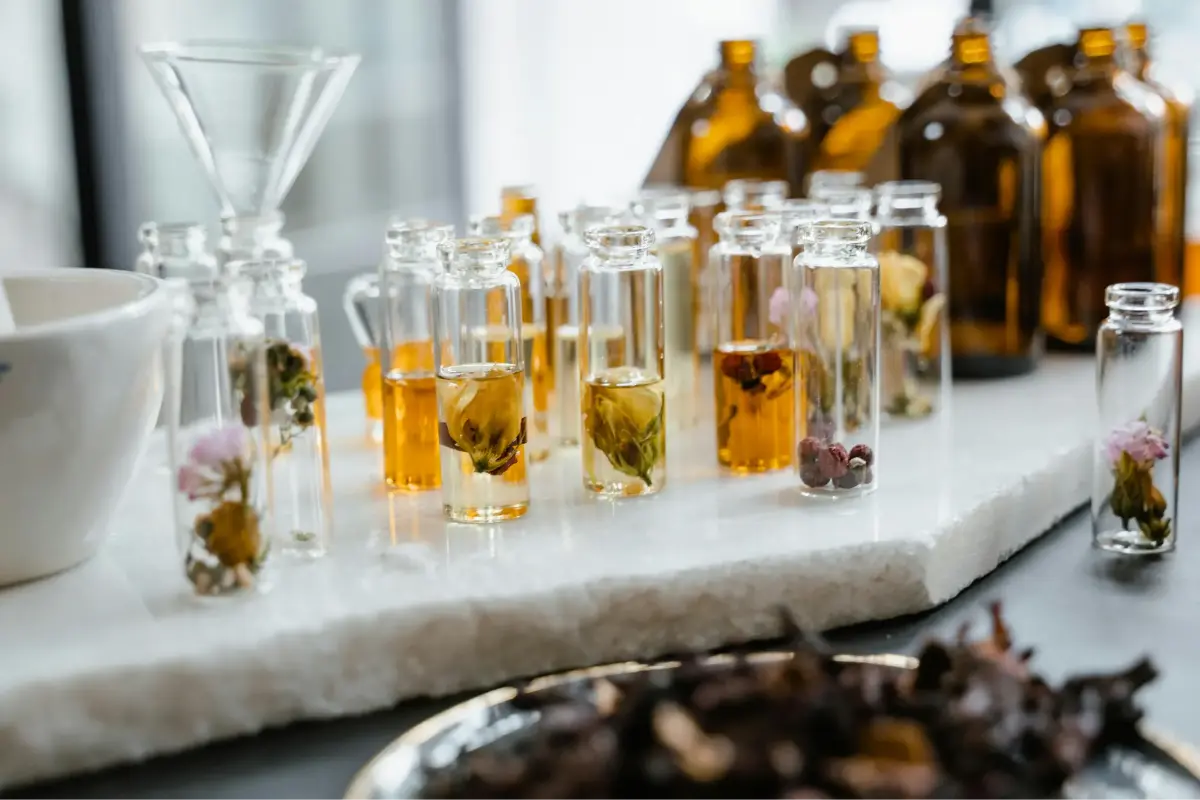 عطرهای محلی و سوغات سنتی؛ تجربه فرهنگ بومی دبی