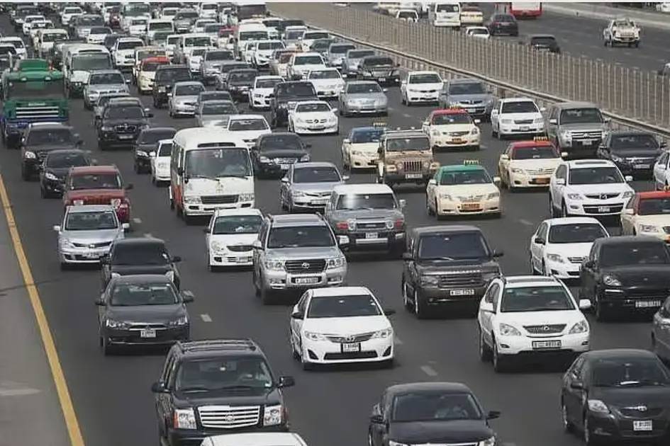 Abu Dhabi Closes Two Lanes on Shakhbout Bin Sultan Street for Three Days